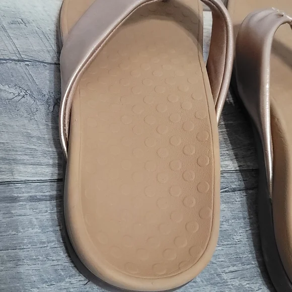 Vionic Women's Melo Leather Toe Post Sandals In Rose Gold Size 9 Elegant - Picture 8 of 11